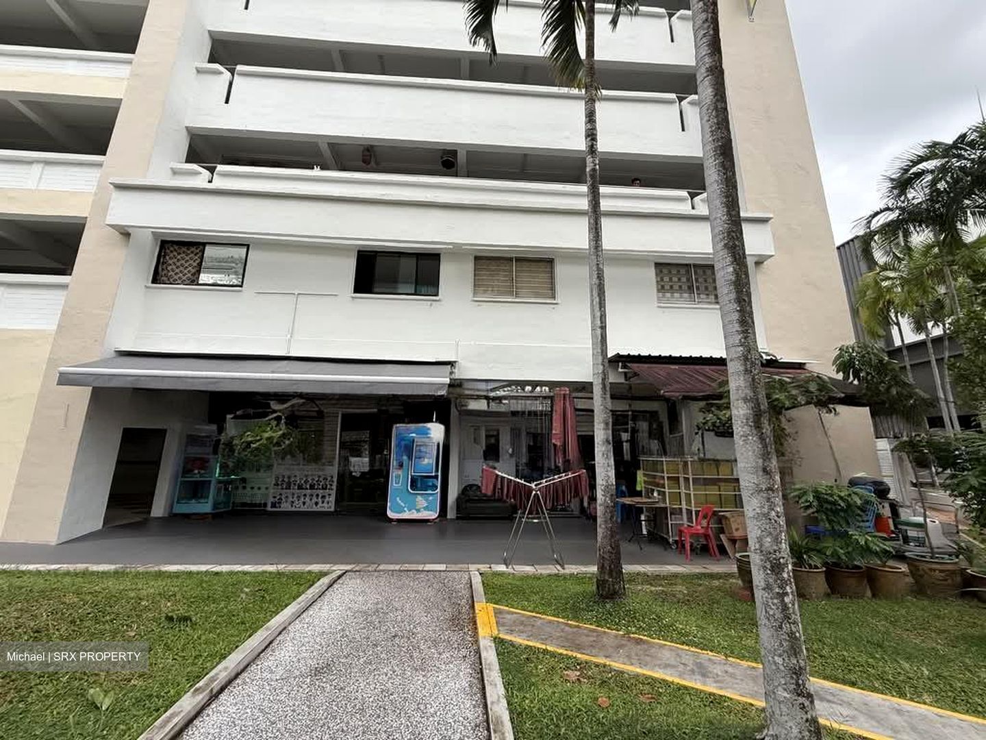Tampines Street 21 (D18), Shop House #556631731